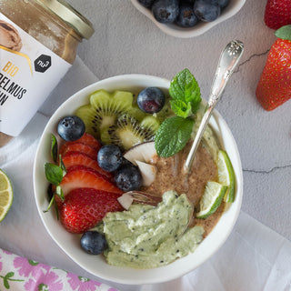 Smoothie bowl al cocco e kiwi Smoothie bowl al cocco e kiwi
