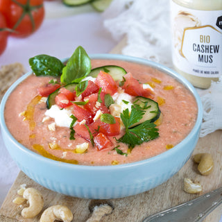 Gazpacho di pomodoro con crema anacardi Gazpacho di pomodoro con crema anacardi
