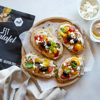 Bruschette di falafel con crema di fagioli Bruschette di falafel con crema di fagioli