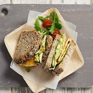 Avocado toast con zucchine grigliate Avocado toast con zucchine grigliate