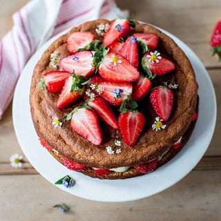 Torta di fragole con crema al mascarpone Torta di fragole con crema al mascarpone