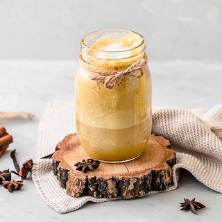 Chai latte alla vaniglia e curcuma Chai latte alla vaniglia e curcuma