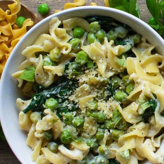 Fusilli di ceci con panna vegana e piselli Fusilli di ceci con panna vegana e piselli