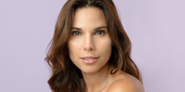 Donna con un bagliore naturale