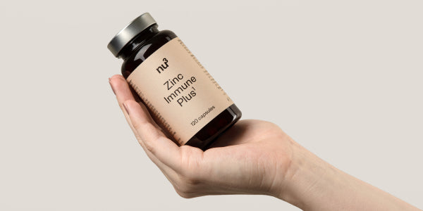 Integratore di zinco in una mano