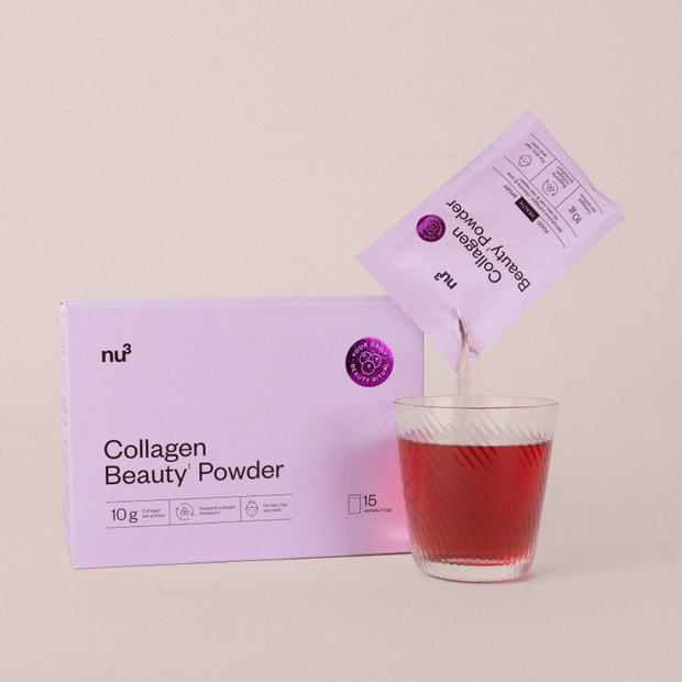 nu3 Collagen beauty powder in un bicchiere