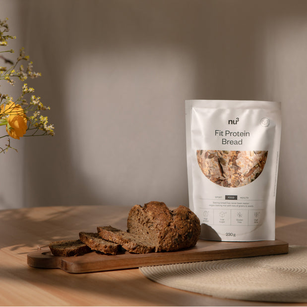 Confezione di Fit Bread con pane sul tagliere