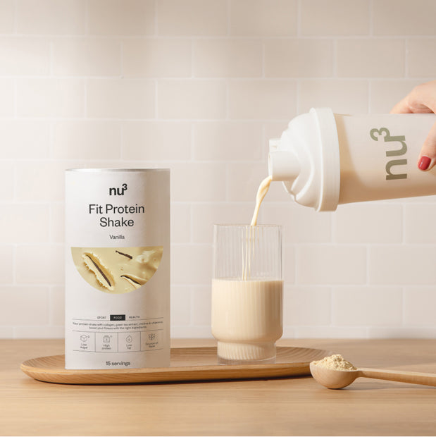 nu3 Fit Shake Vaniglia in un bicchiere